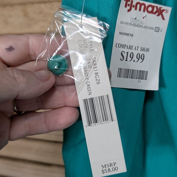 Larry Levine Cropped Pants with Button Accents Teal Size 18W NWT - Picture 10 of 14